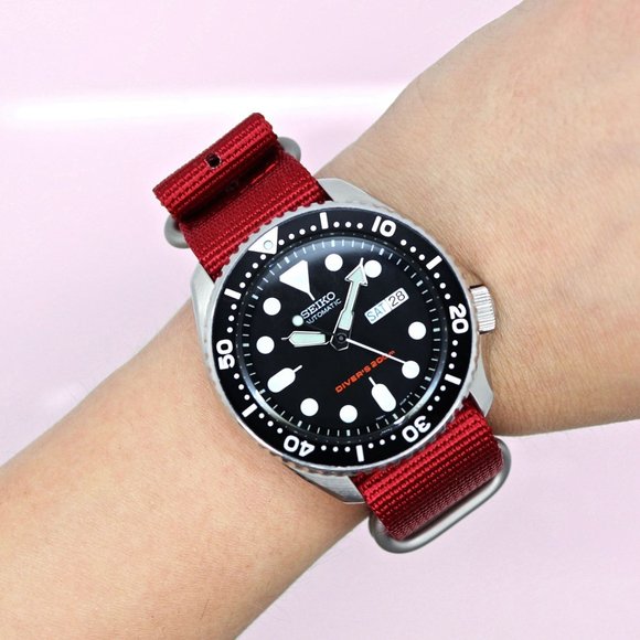 Red Nylon Nato Watch Strap Military 18mm or 22mm - Picture 3 of 7